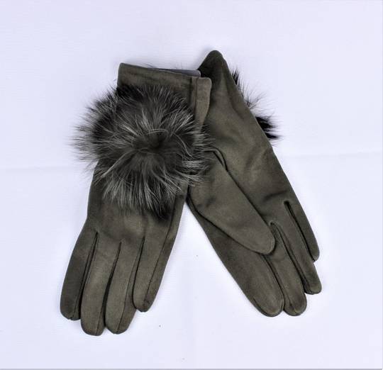 Shackelford faux suede glove with large fur pompom moss Style; S/LK4854